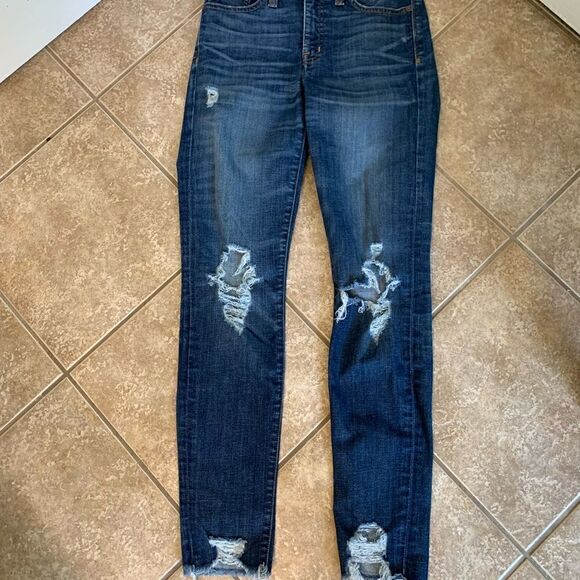 Madewell 9” High-Rise Skinny Jeans: Destructed Edition! 🔥 - Picture 8 of 11